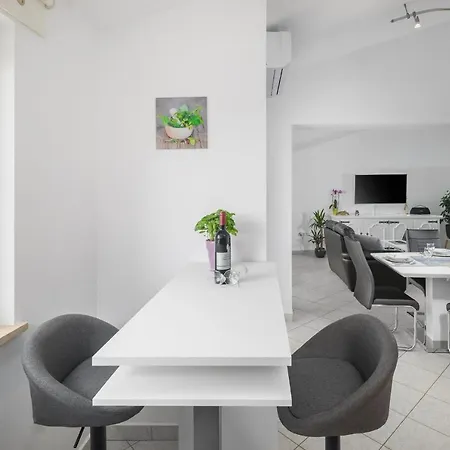 Apartment Relaxing Oasis Near Porec