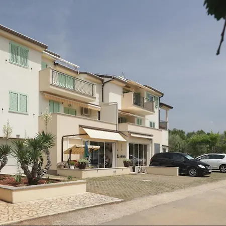 Relaxing Oasis Near *