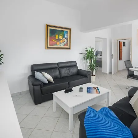 Relaxing Oasis Near * 波雷奇