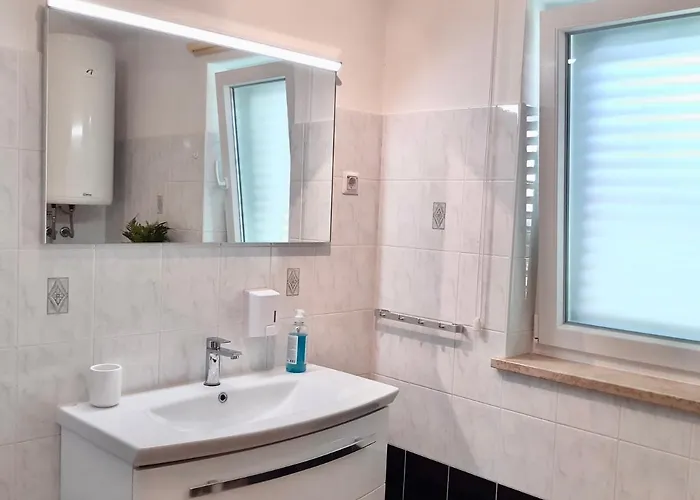 Relaxing Oasis Near شقة بوريتش